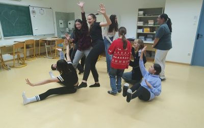 Skupinski ritem v osvajanju gledališkega odra